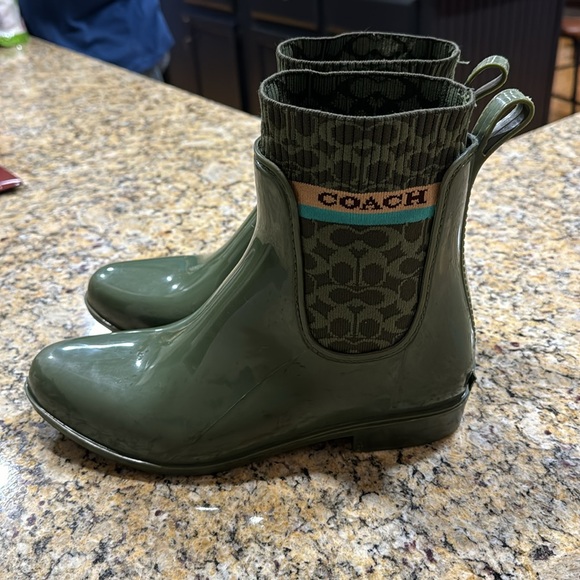 Excellent Coach Boots - Picture 3 of 9